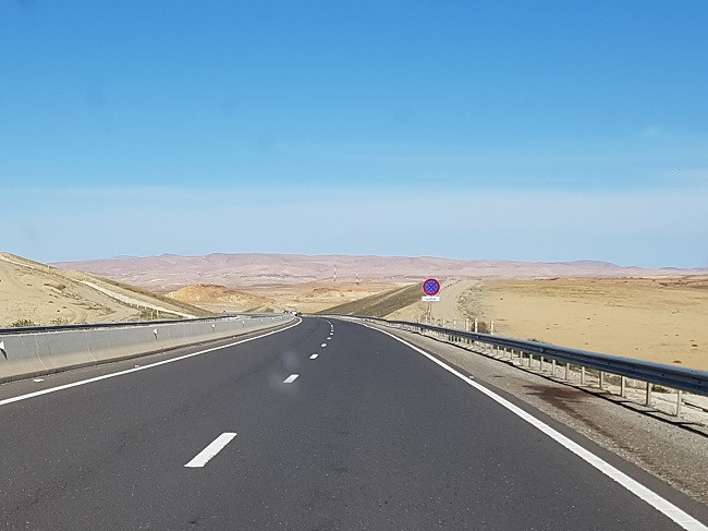 snelweg Rabat Oujda roze tint AQ