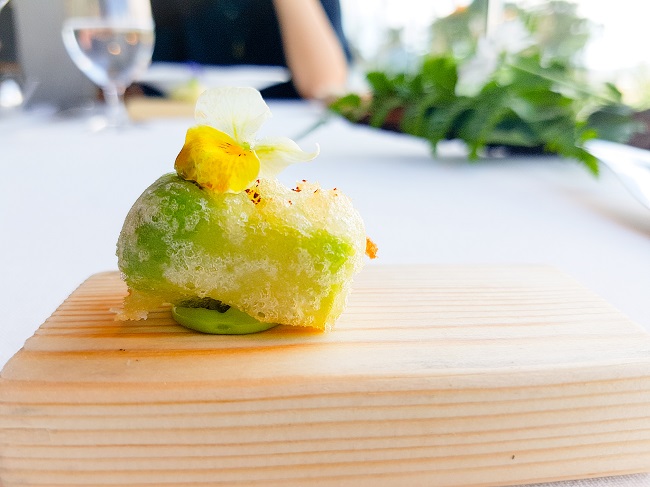 azurmendi-avocado-tempura-aq