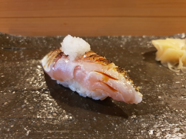Yumi Chiba sushi 8 AQ