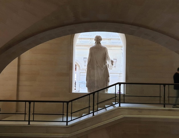 Louvre AQ